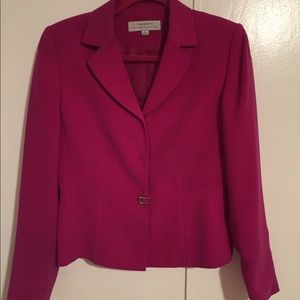 Size 6 Tahiti berry-colored suit jacket